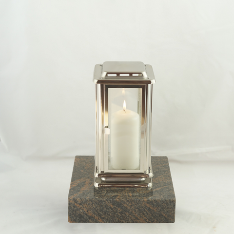 Grablampe Royal aus Edelstahl mit Sockel 20×20×5 cm aus Granit