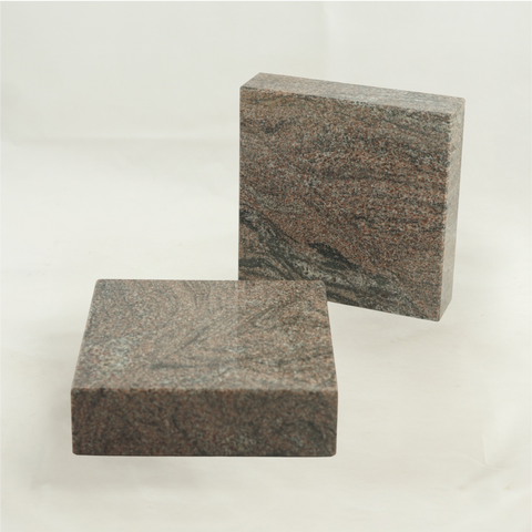 Grablampe Royal Edelstahl mit Kreuz & Granitsockel – 23 cm hoch, 12×12 cm