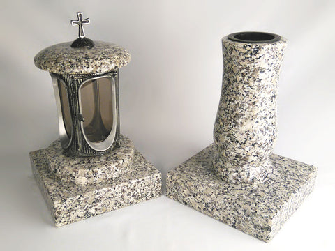 Runde Grablampe mit Kreuz & Vase aus Granit im Set mit 2 Sockeln – handgefertigt, wetterfest & poliert