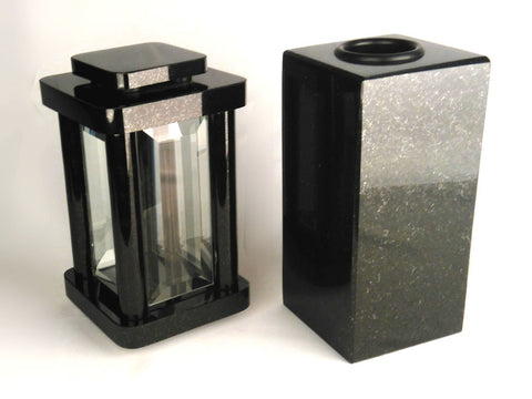 Set Grablampe Modern 25,5 cm & eckige Grabvase Cube-Medium 25 cm aus Granit