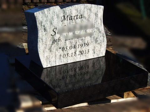Coat of arms: Gravestone on gravestone