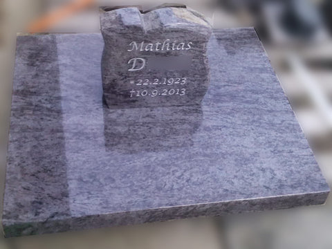 Coat of arms: Gravestone on gravestone