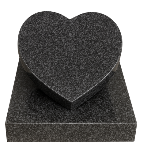 Herz auf Sockelplatte aus Granit verschiedene Granitsorten