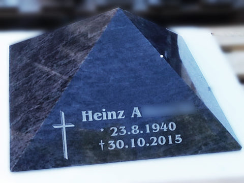 Liegestein Pyramide