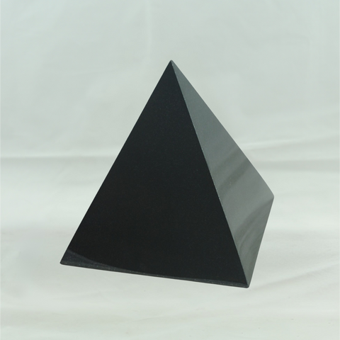 Tierurne Pyramide Vater