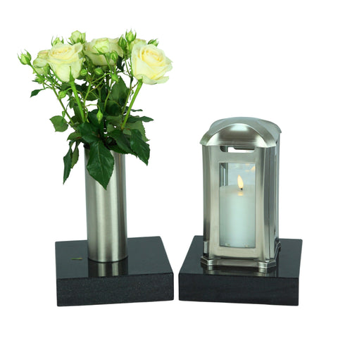 Grablampe Venezia & Edelstahlvase im Set mit Granitsockel 20×20×5 cm – facettiertes Glas, handgefertigt & wetterfest