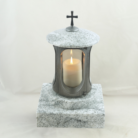 Grablampe Antik Messing mit Rosette oder Kreuz & Echtgranit-Sockel – handgefertigt, wetterfest & poliert