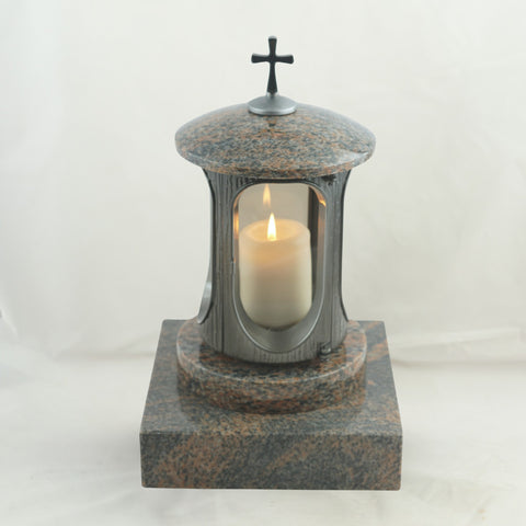 Grablampe Antik Aluminium mit Kreuz & Echtgranit-Sockel – handgefertigt, wetterfest & poliert