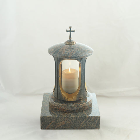 Lampe funéraire en laiton antique avec rosace ou croix et base en granit véritable – fabriquée à la main, résistante aux intempéries et polie