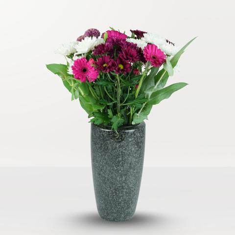 Grabvase Elegance aus Granit – oval mit geschwungenen Linien, verschiedene Farben