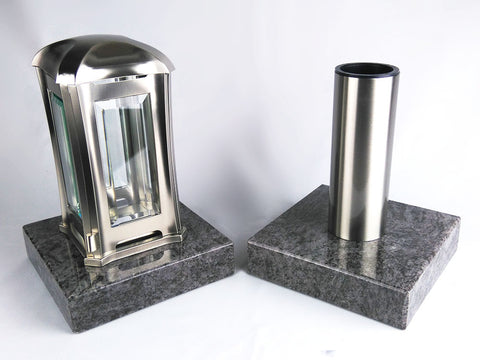 Grablampe Venezia & Edelstahlvase im Set mit Granitsockel 20×20×5 cm – facettiertes Glas, handgefertigt & wetterfest