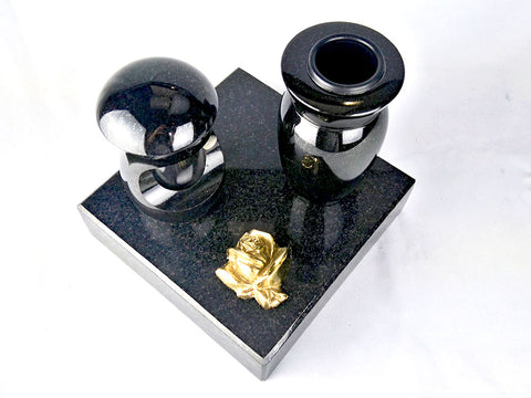 Set "petit" Granit Swedish Black with base and brass rose