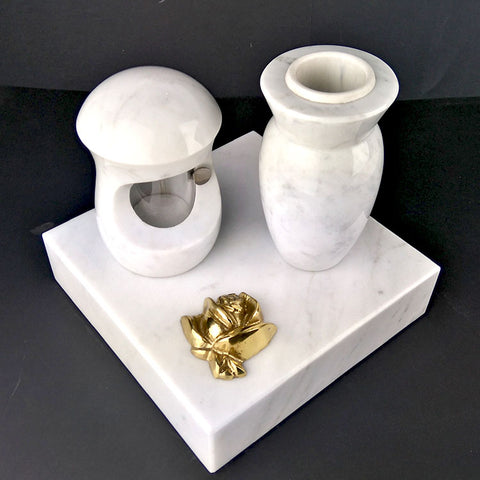 Ensemble "petit" en marbre de Carrare avec socle et rosace en laiton
