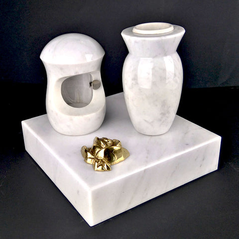 Set "petit" Carrara marble with base with brass rose