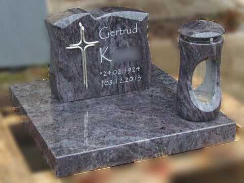 Wappen: Grabstein auf Grabplatte