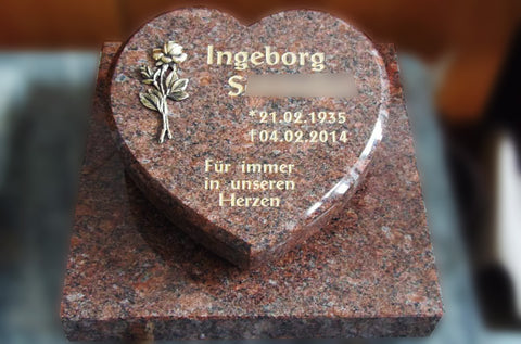 Herz auf Sockelplatte aus Granit verschiedene Granitsorten