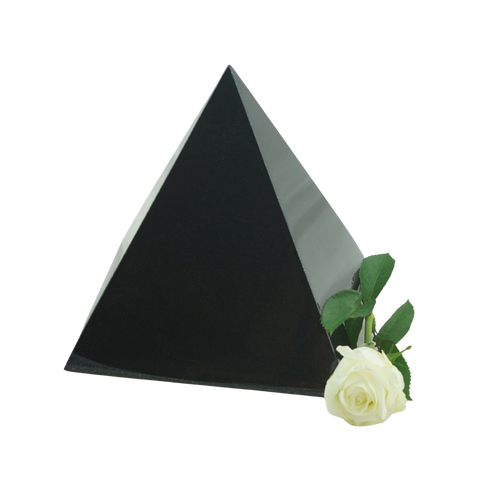 Tierurne Pyramide Vater